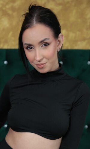 Lara Sins
